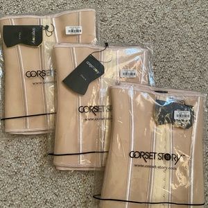 New with tags.corset story latex.